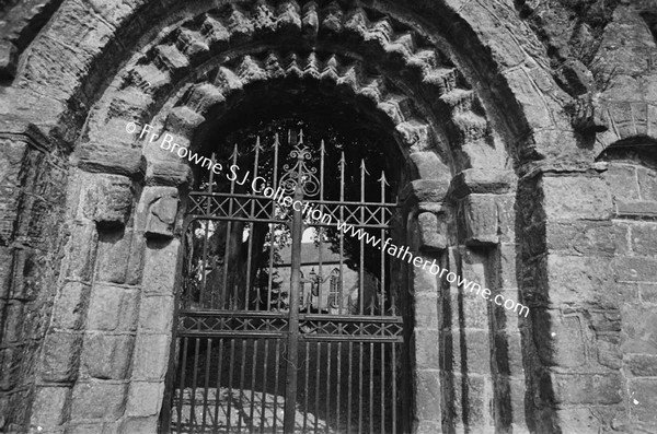 ST CRONAN'S CHURCH DETAILS OF MAIN ARCH